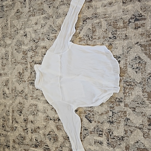 NWT white womens Abercrombie blouse - Picture 4 of 4